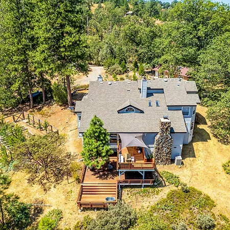 11 Acre Mountain Spirit Retreat Villa